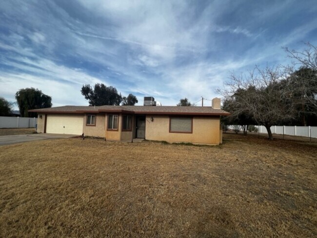 Foto del edificio - 1845 Cottonwood Ln
