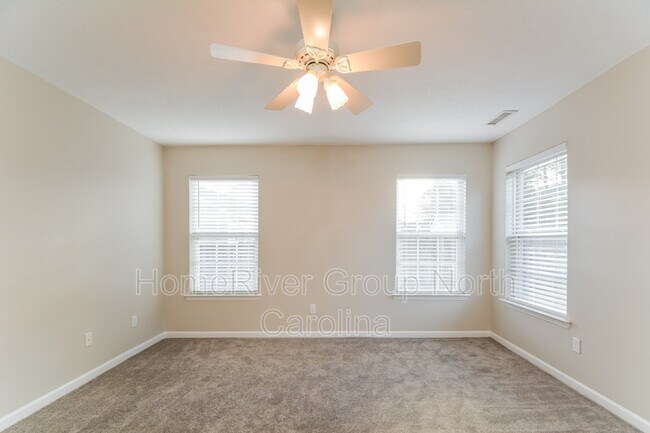 Building Photo - 413 Quartz Dr