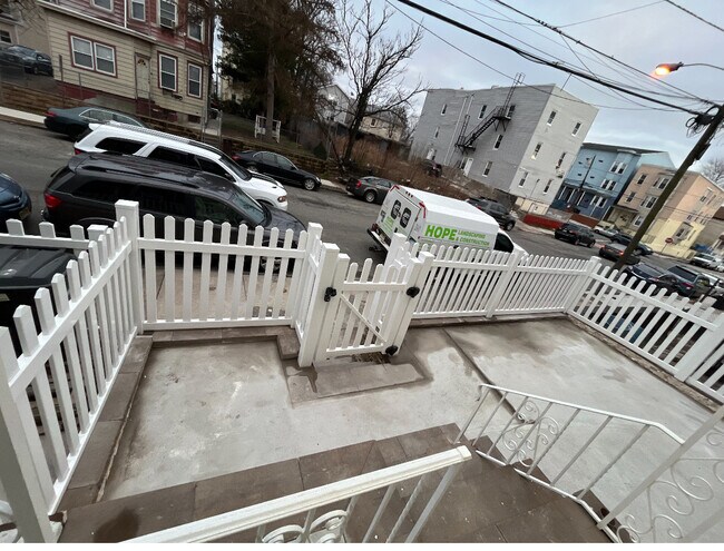 Building Photo - 57 N 6th St
