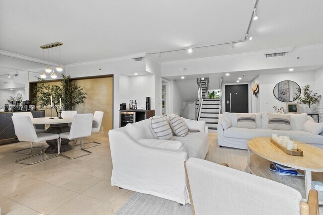 Foto del edificio - 520 Brickell Key Dr