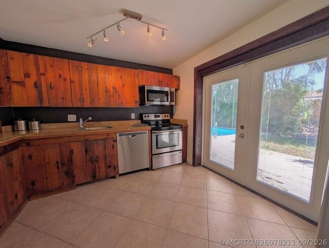 Foto del edificio - 1450 NE 30th St