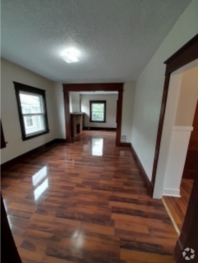 Abbott McKinley Apartments for Rent with Hardwood Floors Buffalo, NY 1 Rentals