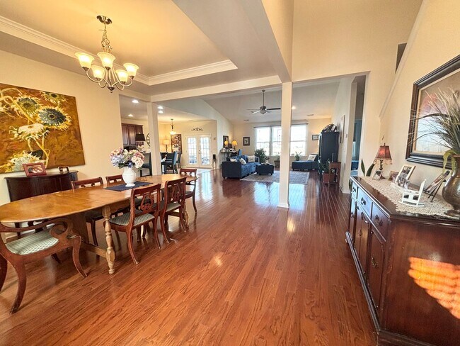 Foto del edificio - BEAUTIFUL HOME AVAILABLE APRIL 1ST