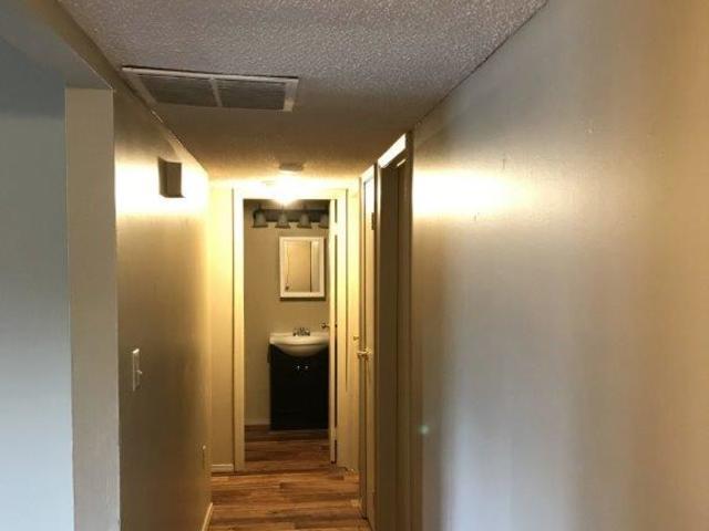 Primary Photo - Ivy Green Commons, LLC