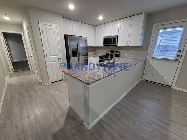 Building Photo - *SPECIAL OFFER! TOURS AVAILABLE!* 3 BEDROO...