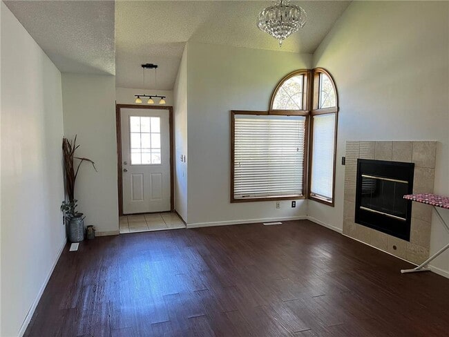 Building Photo - 1219 Pecks Woods Dr