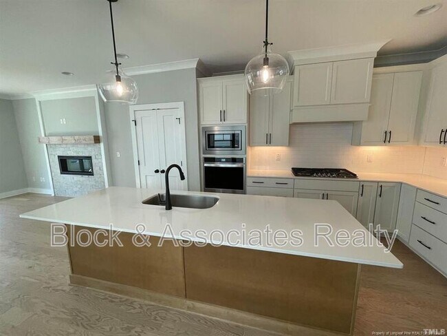 Foto del edificio - 200 E Moore St