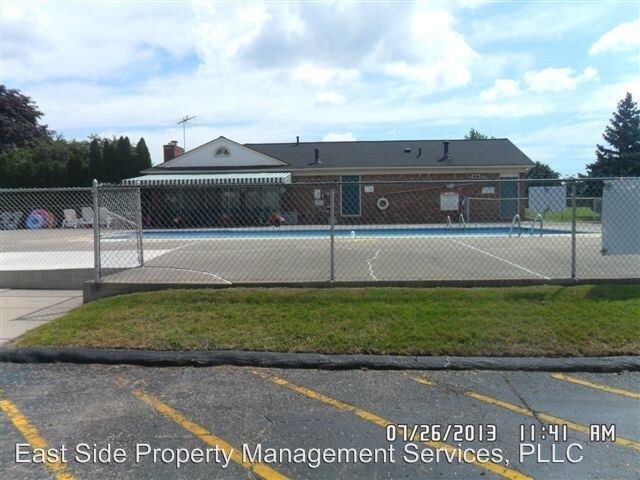 Building Photo - 2 br, 1.5 bath House - 12082 15 Mile Unit 37