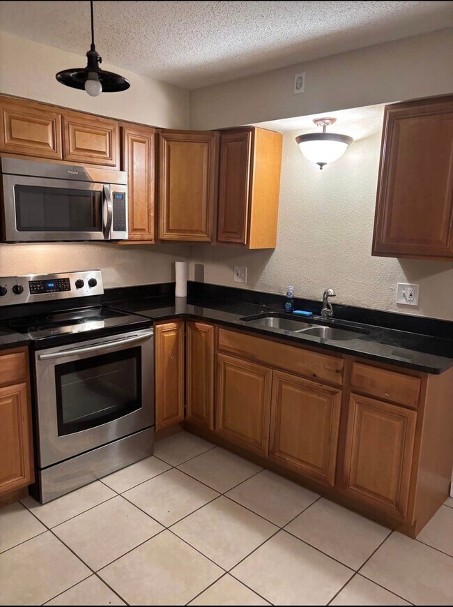 Foto del edificio - 2813 Spring Hill Ct