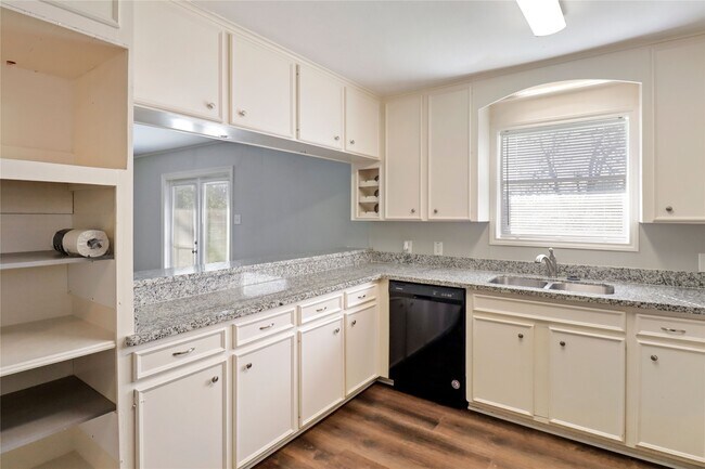 Foto del edificio - 238 Sleepy Hollow Dr