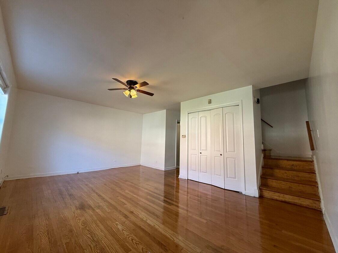 Foto principal - 1405 W Touhy Ave