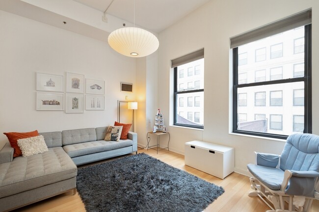 Building Photo - 5 N Wabash Ave