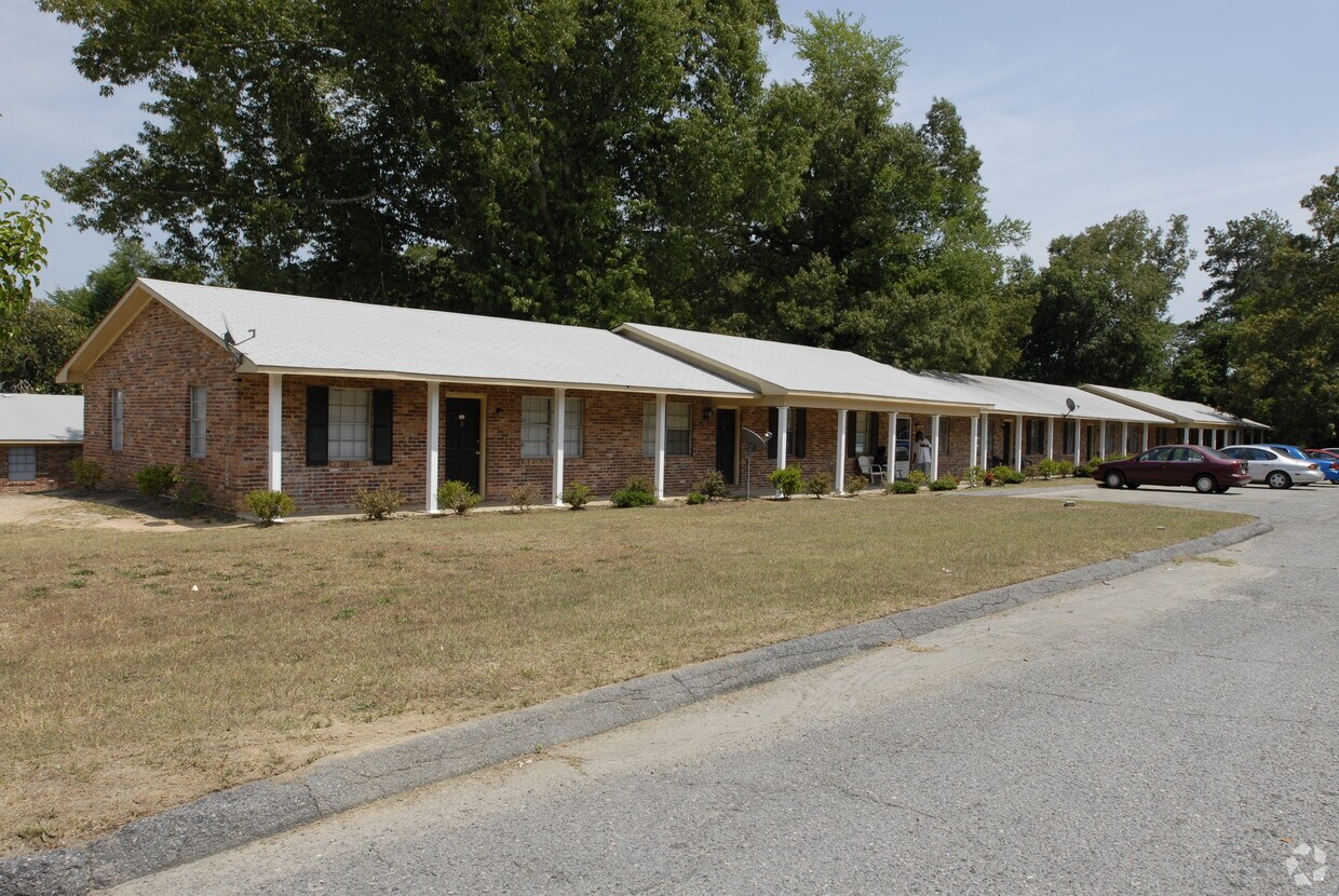 Sherwood Arms Apartments in Macon, GA