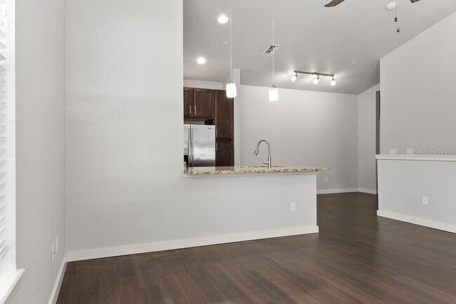 Building Photo - 325 N Florida Ave