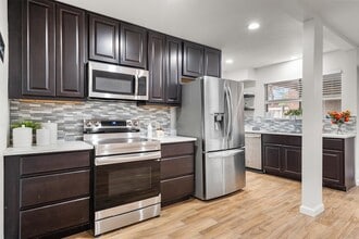 Building Photo - 2808 Escada Dr