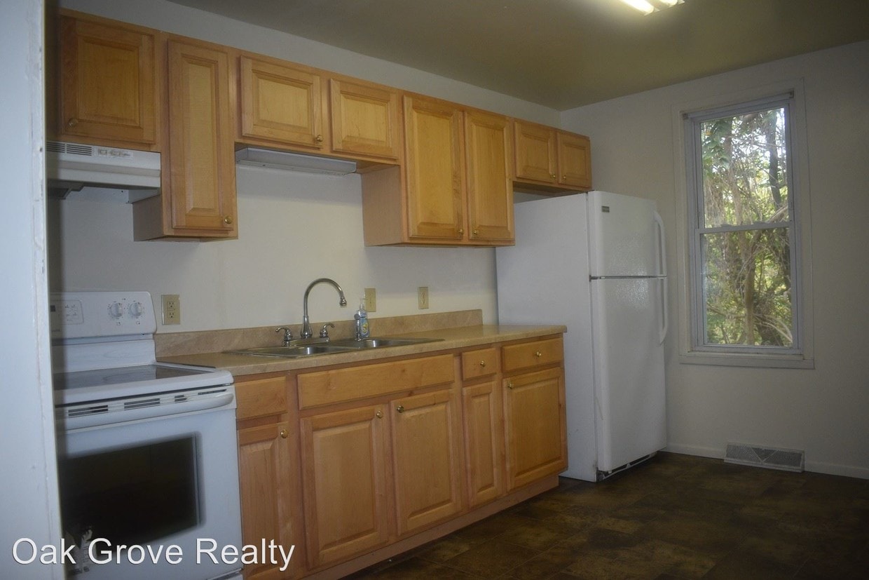 175 Maple Ave, Blairsville, PA 15717 Room for Rent in Blairsville, PA