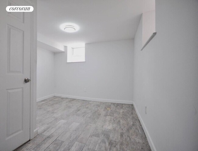 Foto del edificio - 240 E 92nd St