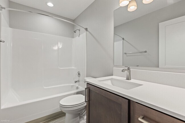 Building Photo - 3 br, 2 bath Duplex - 1502 Bell Street