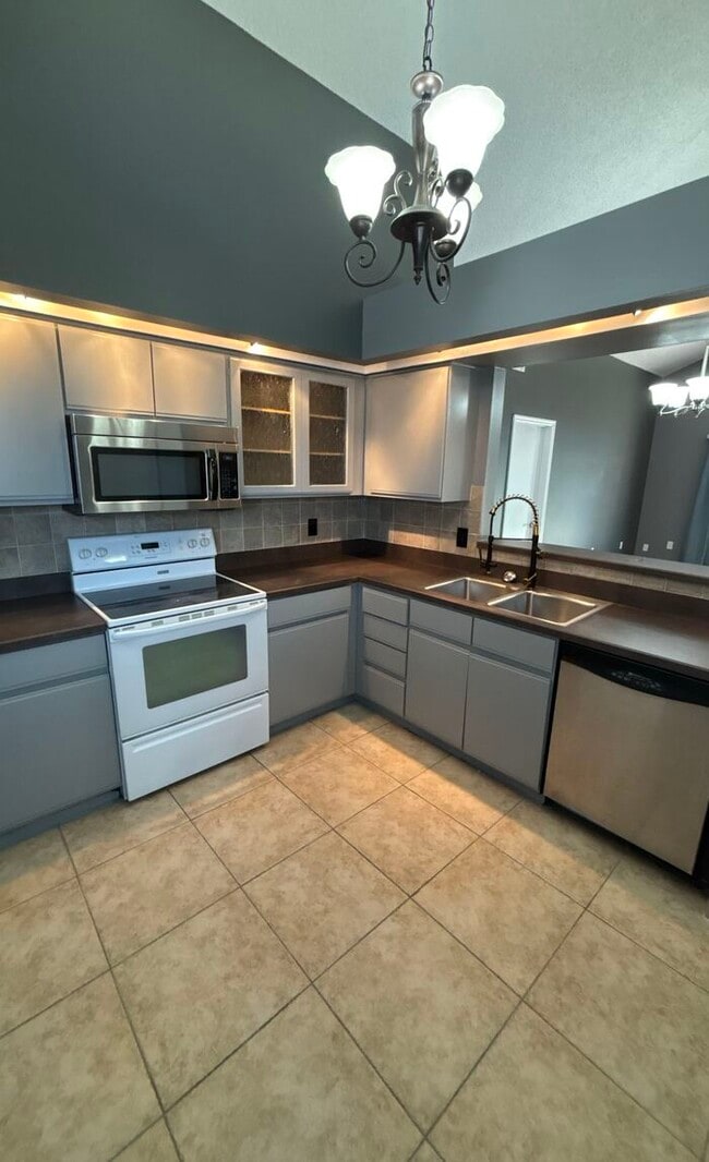 Building Photo - 238 Hidden Springs Cir