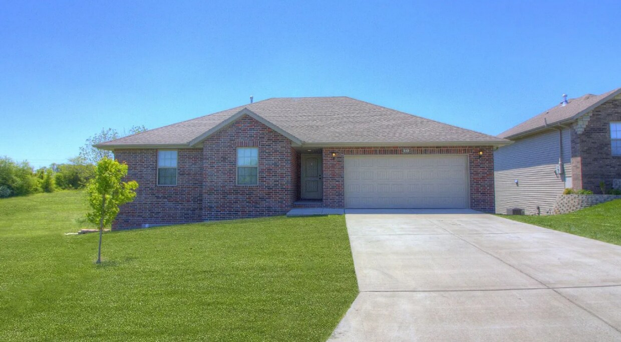 Primary Photo - ALL NEW FLOORING 3 Bedroom Home in Nixa