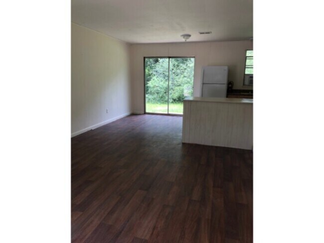 Foto del edificio - 671 Olive unit Rd