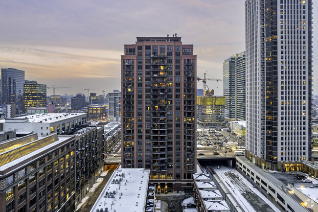 Building Photo - Kinzie Station East Tower