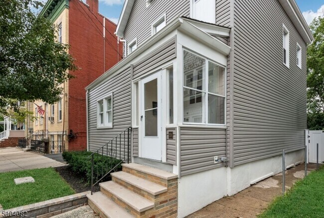 Foto del edificio - 204 Forest St