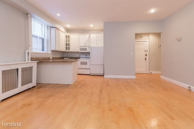 Building Photo - 135 Marlborough St