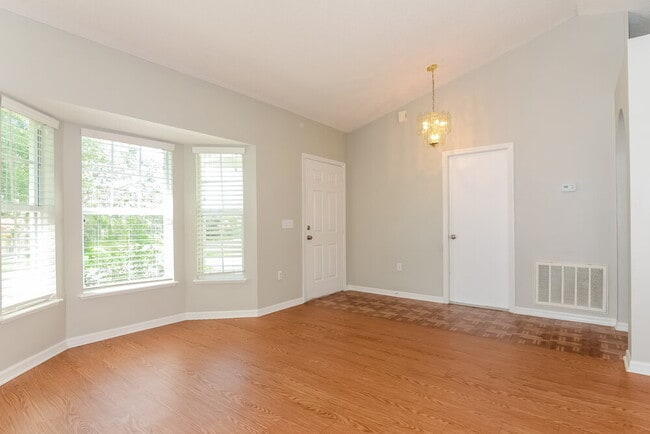 Building Photo - 4088 Everett Ave