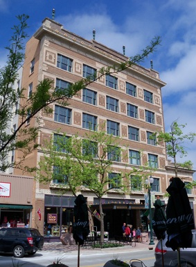 Primary Photo - 221 S Phillips Ave