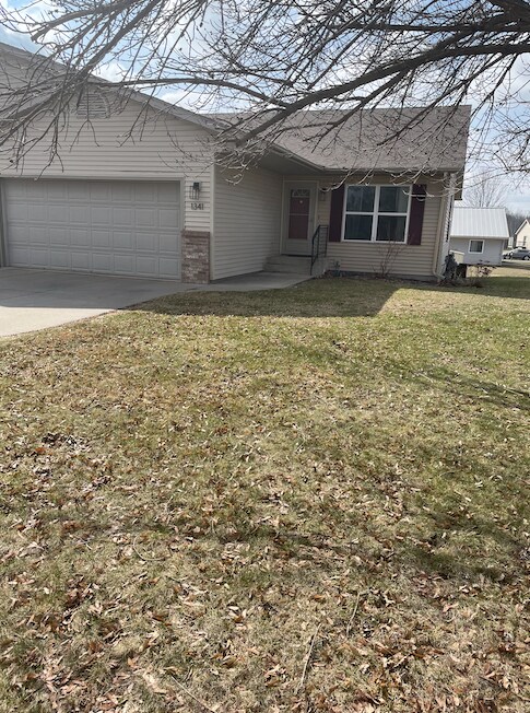Primary Photo - 1341 Glenn Pl