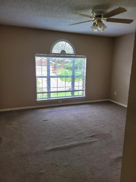 Building Photo - 4902 Landrun Ln