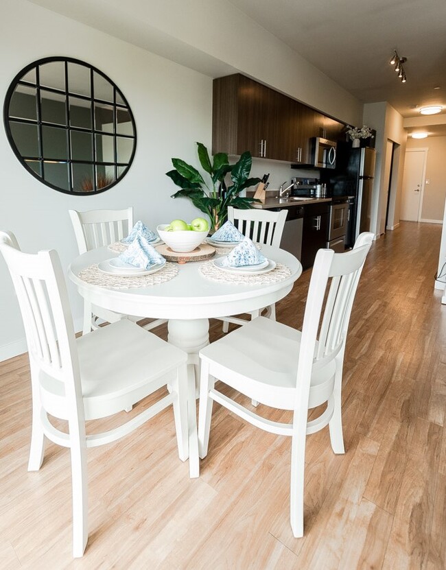 Kent Apartments - The Platform Apartments - Dining Room, Kitchen, and Entryway - The Platform