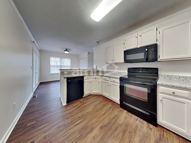 Foto del edificio - 109 Saddlemount Ln