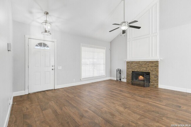 Foto del edificio - Charming Home Awaits: Spacious & Modern Living in a Prime Location