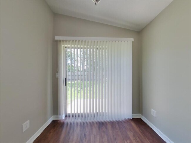 Building Photo - 3155 Boynton Dr