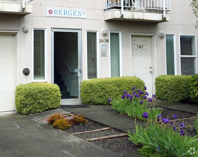 Building Photo - Bergen Apts