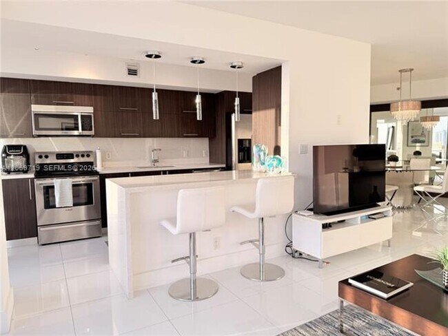 Foto del edificio - 1000 W Island Blvd