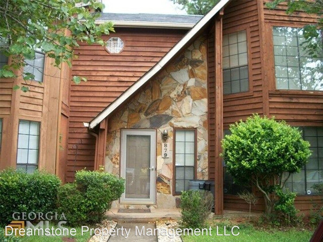 Primary Photo - 879 Heritage Oaks Dr