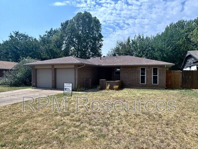 Foto del edificio - 405 Meadow Lake Dr