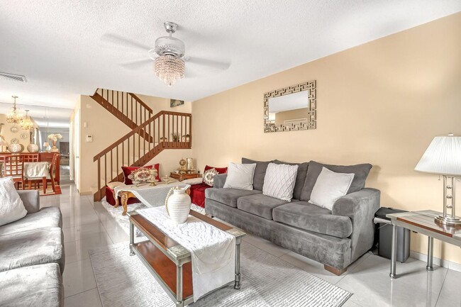 Foto del edificio - 728 Mill Valley Pl