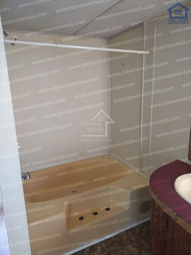 Foto del edificio - 211 Holly Berry Ln