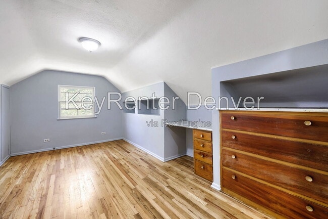 Building Photo - 812 5th St