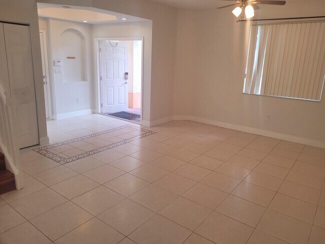 Foto del edificio - 6639 Hidden Cove Dr