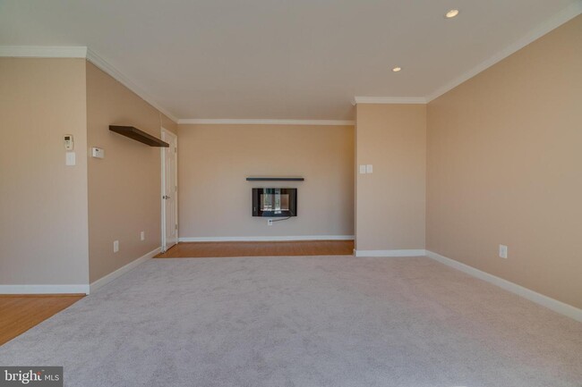Building Photo - 6143 Edsall Rd