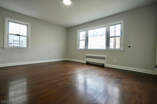 Building Photo - 414 N 11th St