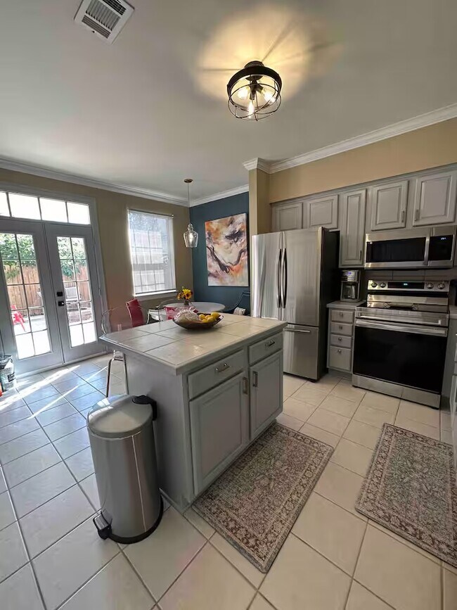 Foto del edificio - 2210 Christian St