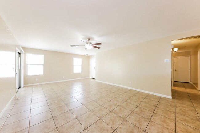 Foto del edificio - 13016 W St Moritz Ln