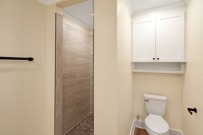 Foto del edificio - 2334 N Pine Lea Dr