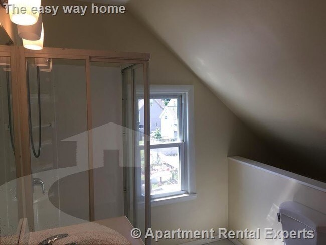 Foto del edificio - 5 bedroom in Malden MA 02148